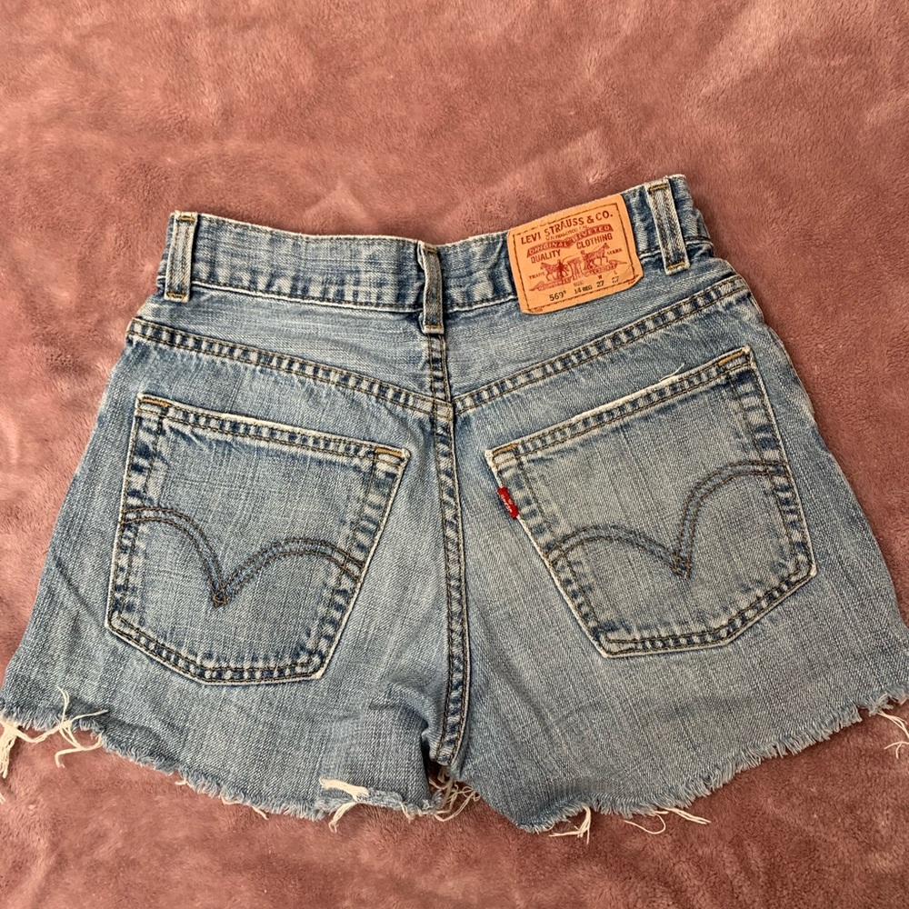 VINTAGE LEVIS SHORTS - Picture 2 of 3